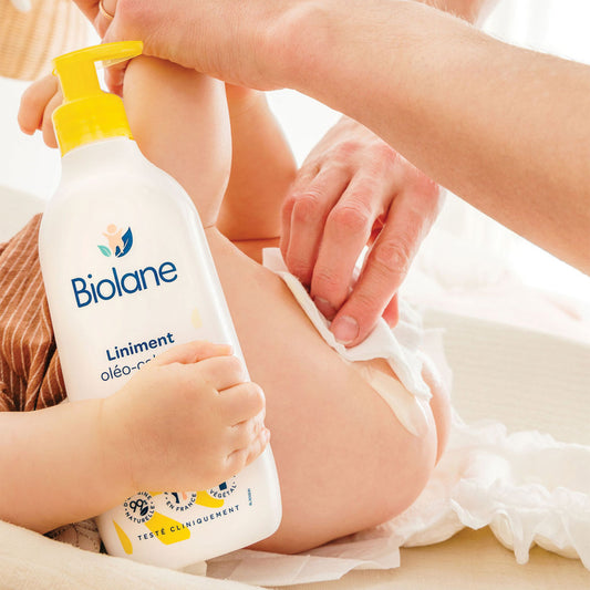Erythème fessier et boutons sur les fesses : quelle routine de soins pour mon bébé ?