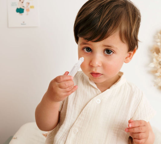 Comment bien nettoyer le nez de mon bébé