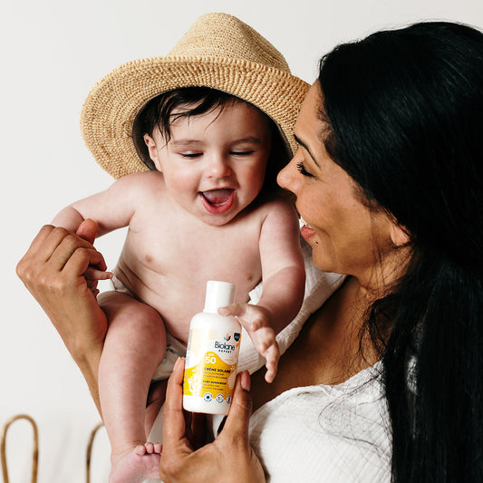 Bébé à la plage : les bons réflexes à adopter – BIOLANE
